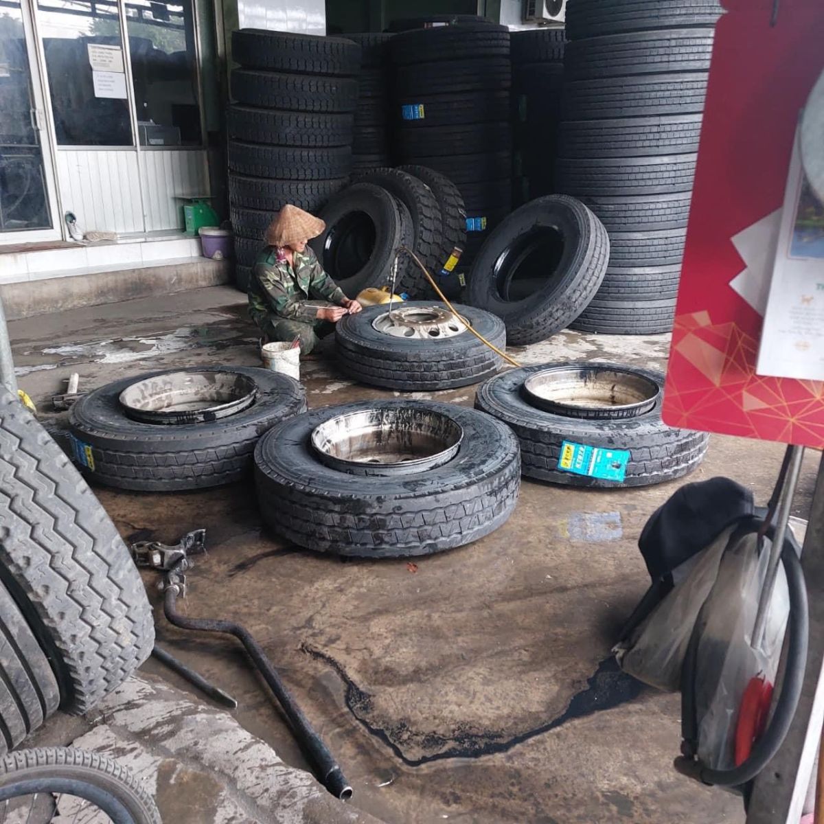 TIỀM ẨN LỐP XE Ô TÔ SẮP NỔ LÀ GÌ?